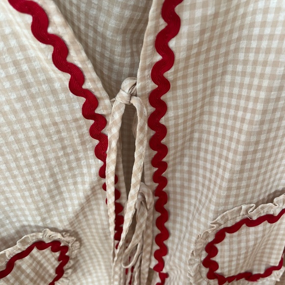 Lace front gingham beige top with heart pocket detail - Picture 6 of 8